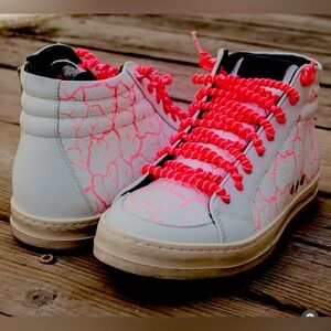 P448 Skate-Pink Crackle Never been worn size 40